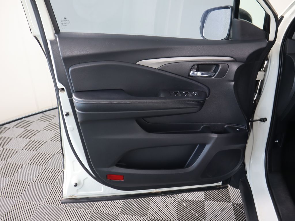 Thumbnail: 2018 Honda Ridgeline - 24