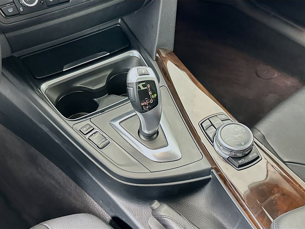 Thumbnail: 2014 BMW 3 Series - 16