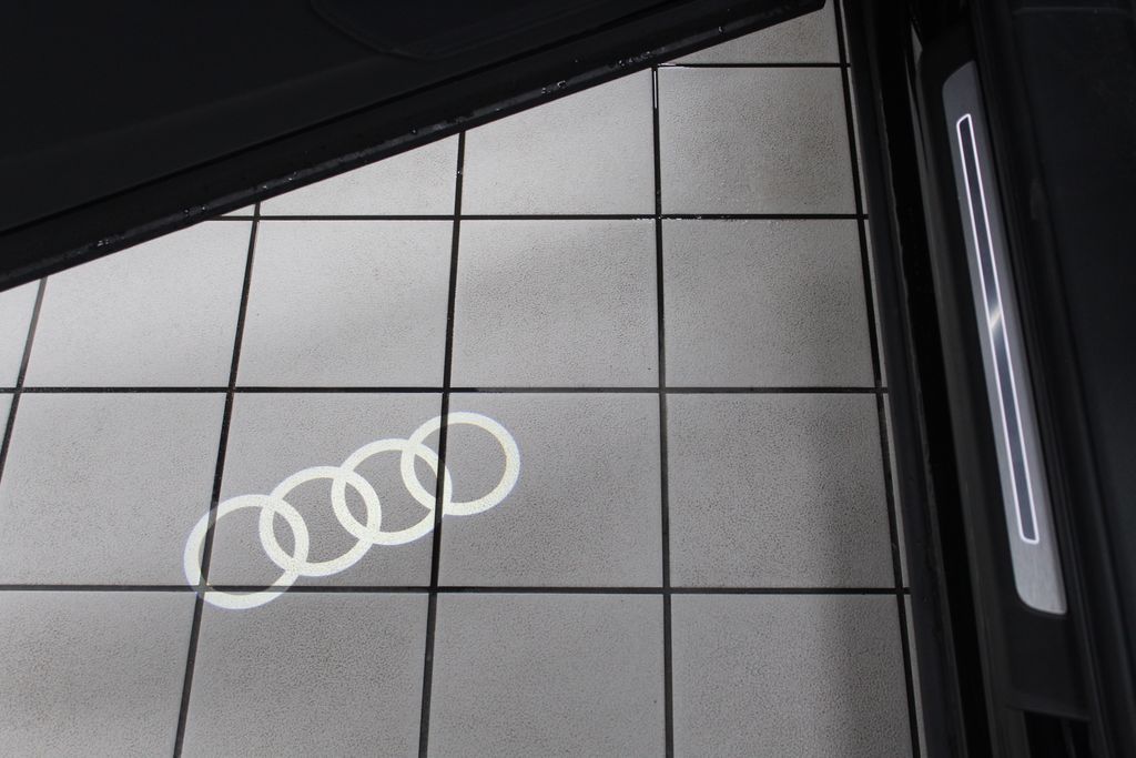 Thumbnail: 2026 Audi Q7 - 15