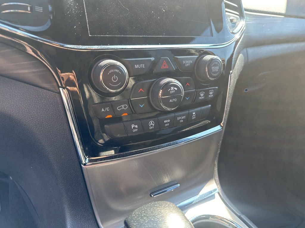 Used Car 2020 Jeep Grand Cherokee  Altitude For Sale Under $25,000 In Austin, Texas