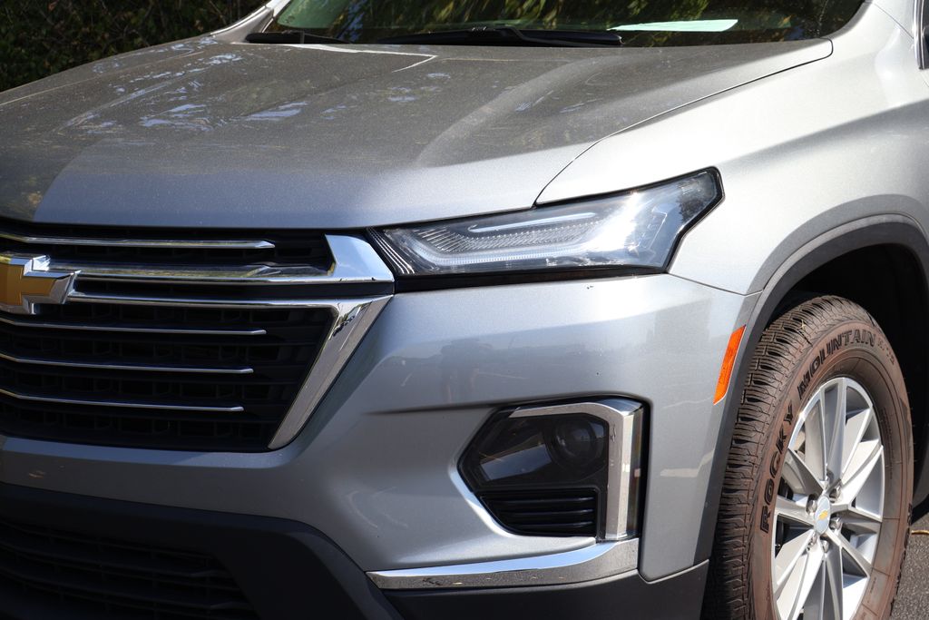 Thumbnail: 2023 Chevrolet Traverse - 3