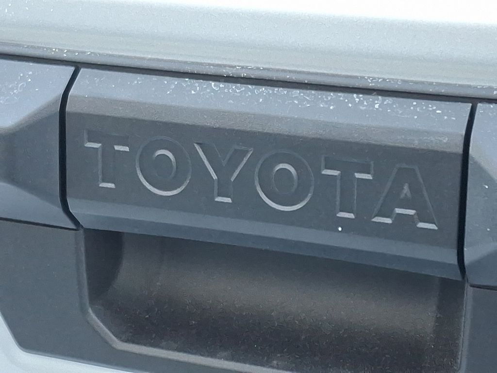 2024 Toyota Tacoma SR5 17