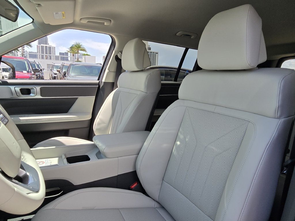 New 2027 White Hyundai SEL image 22