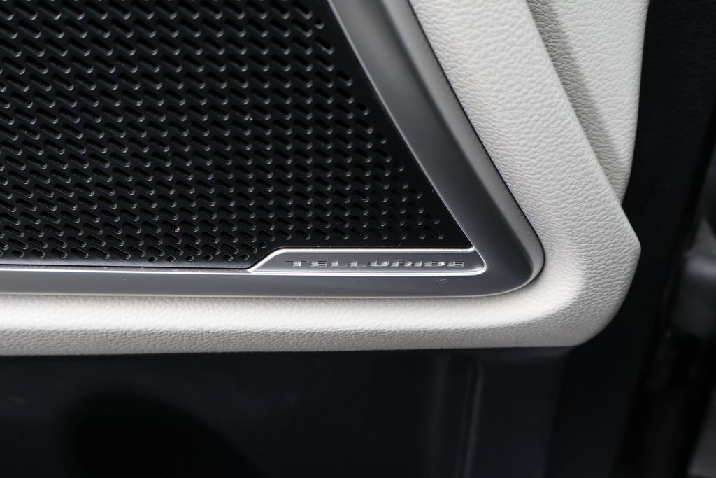 2021 Kia Telluride S 32