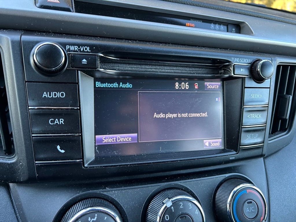 Thumbnail: 2017 Toyota RAV4 - 22