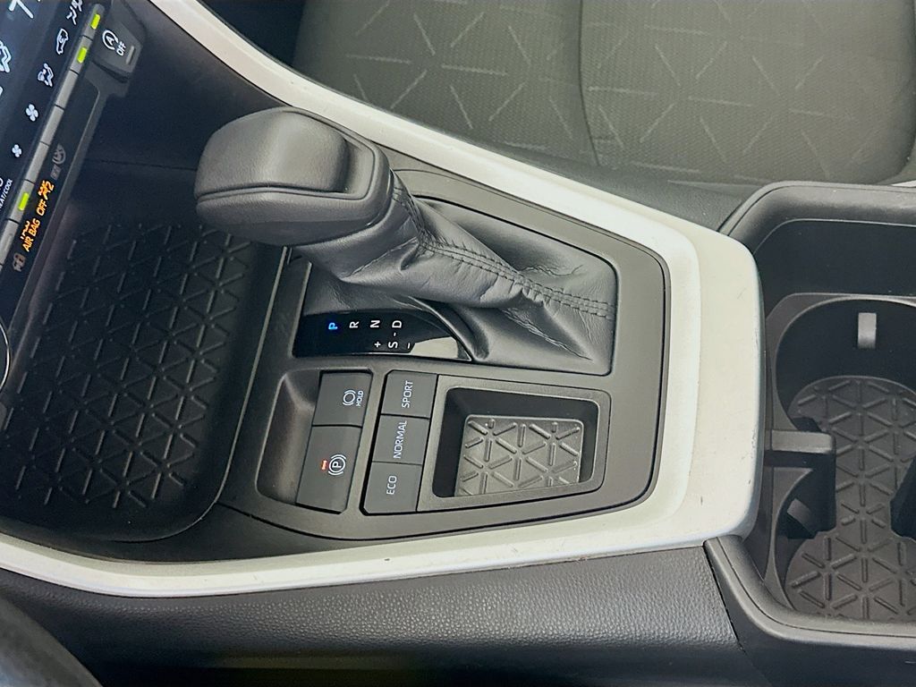 Thumbnail: 2023 Toyota RAV4 - 17