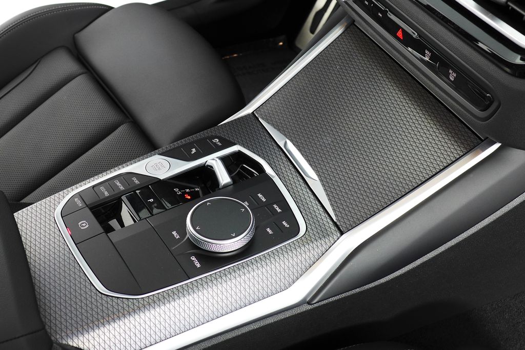 Thumbnail: 2024 BMW 3 Series - 16
