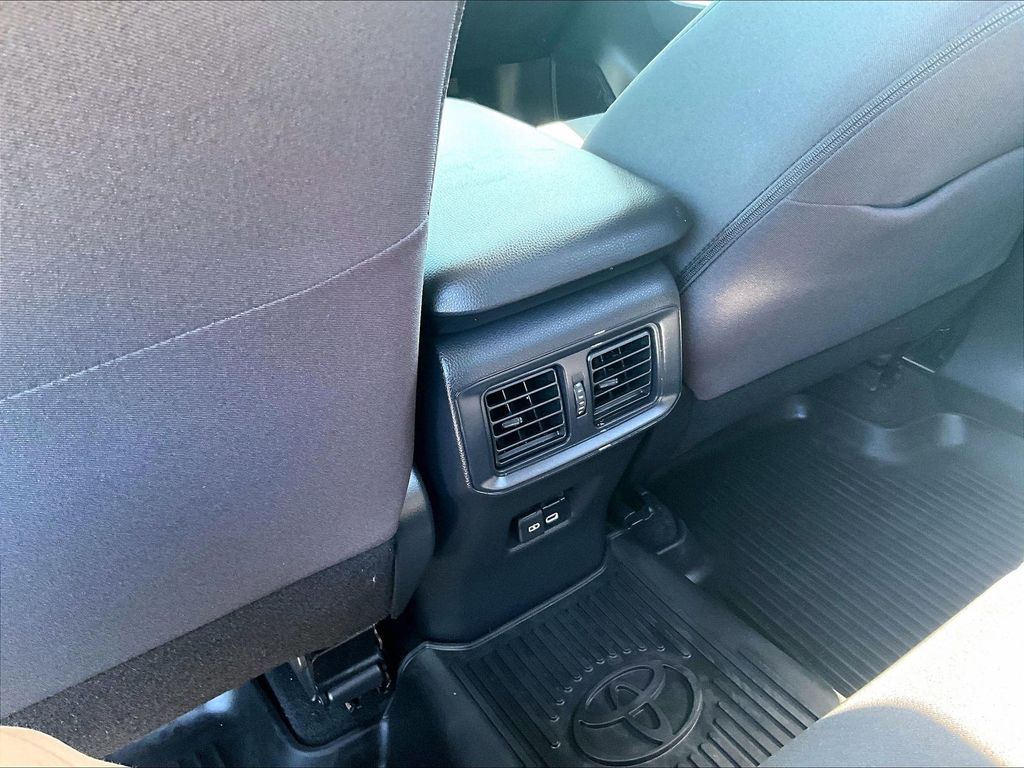 2023 Toyota RAV4 Hybrid — photo 27