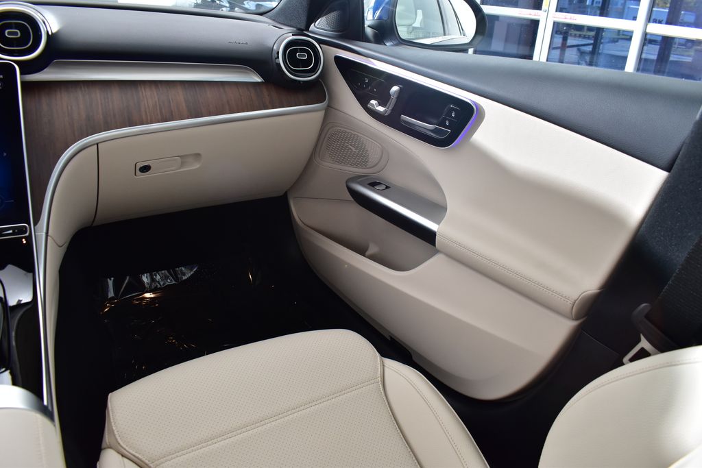 Thumbnail: 2025 Mercedes-Benz C-Class - 25