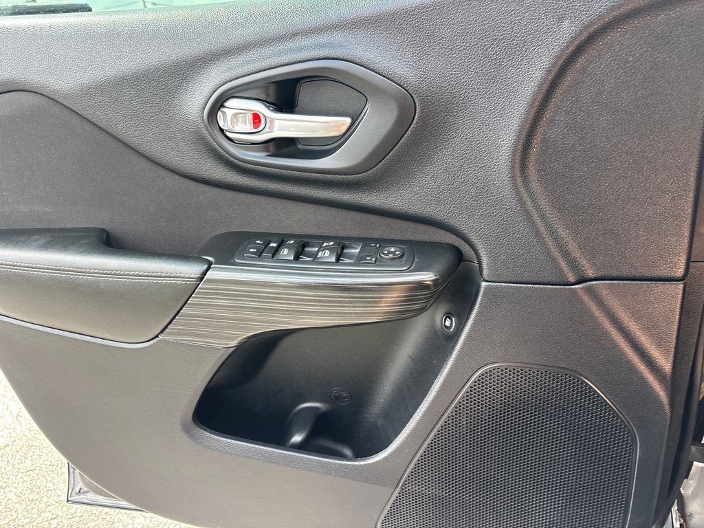 Used Car 2017 Jeep Cherokee  Latitude For Sale Under $15,000 In Austin, Texas