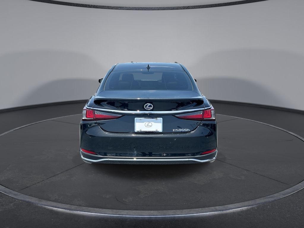 Thumbnail: 2021 Lexus ES - 16