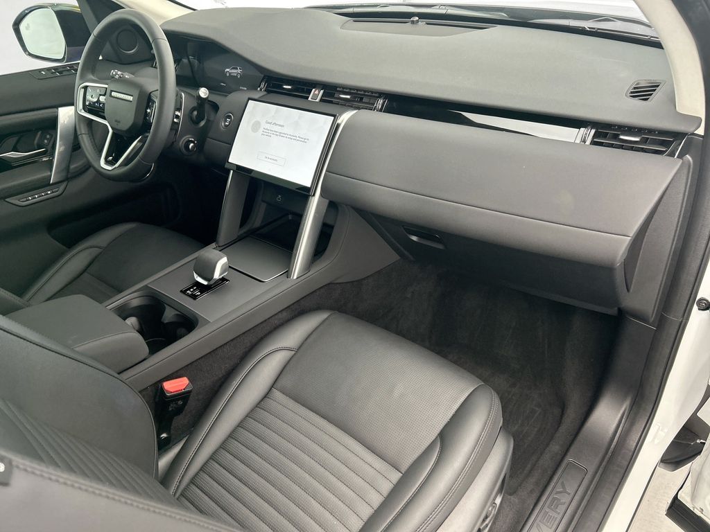 Thumbnail: 2025 Land Rover Discovery Sport - 16