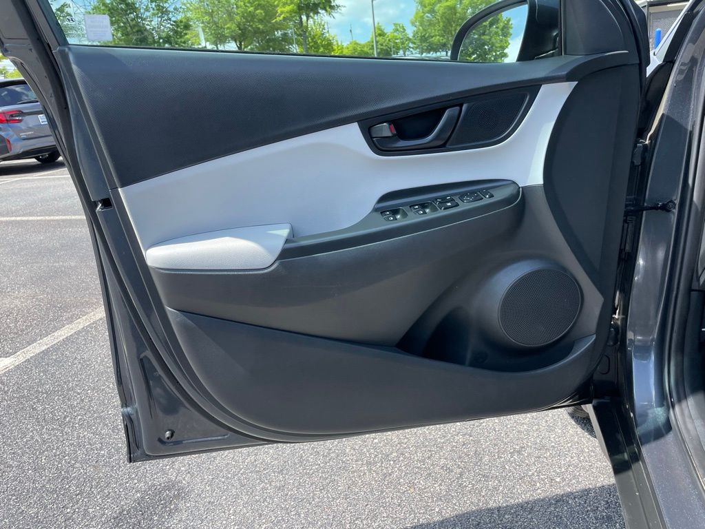 Thumbnail: 2022 Hyundai Kona - 25