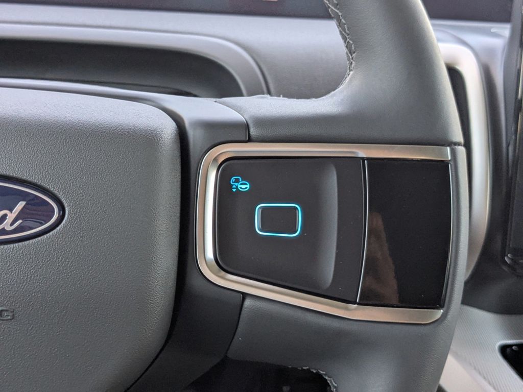 2025 Ford Expedition Active MAX