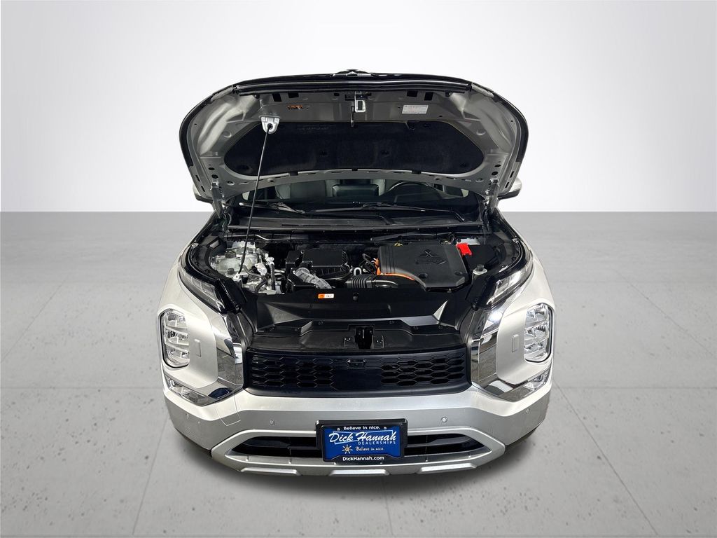 2024 Mitsubishi Outlander PHEV SE