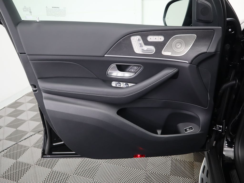 2025 Mercedes-Benz GLS 450 4MATIC 27