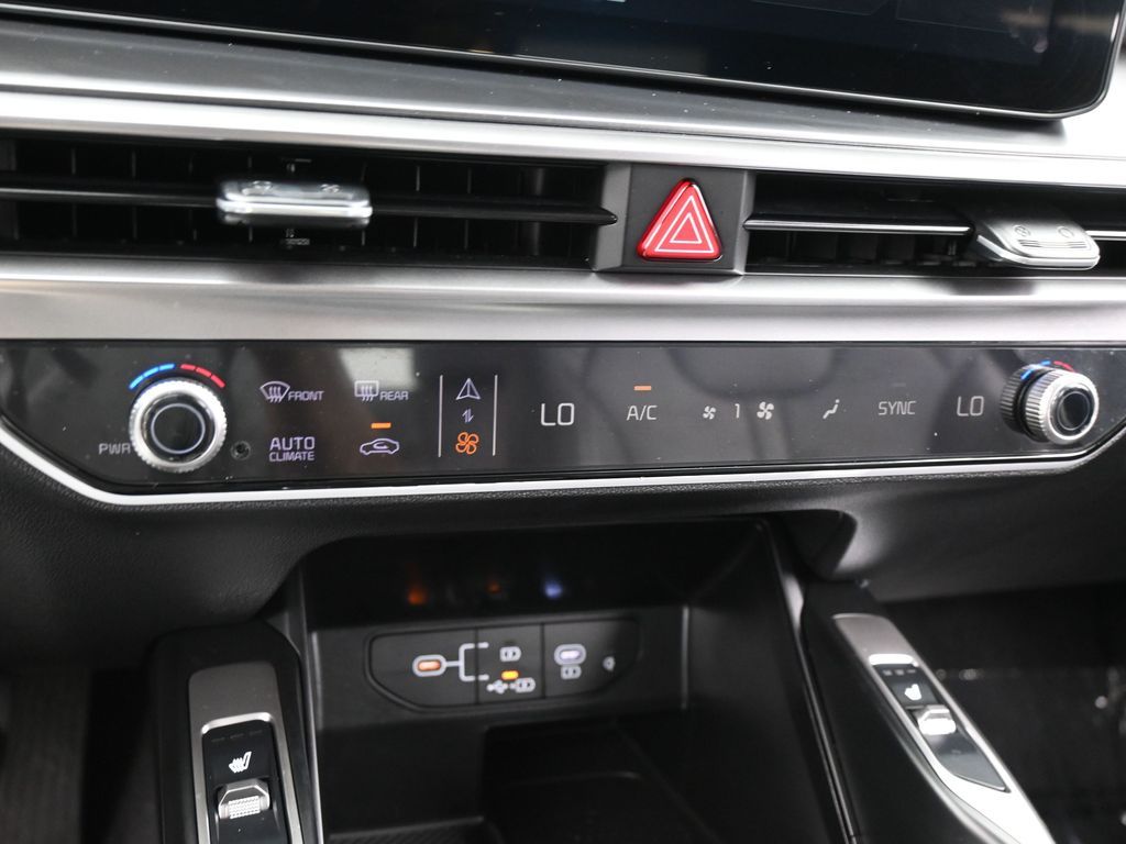 New 2025 Glacial White Pearl Kia EX image 21