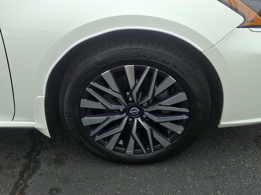 Thumbnail: 2023 Nissan Altima - 8