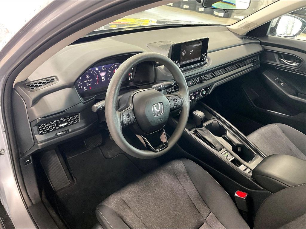 2023 Honda Accord — photo 8