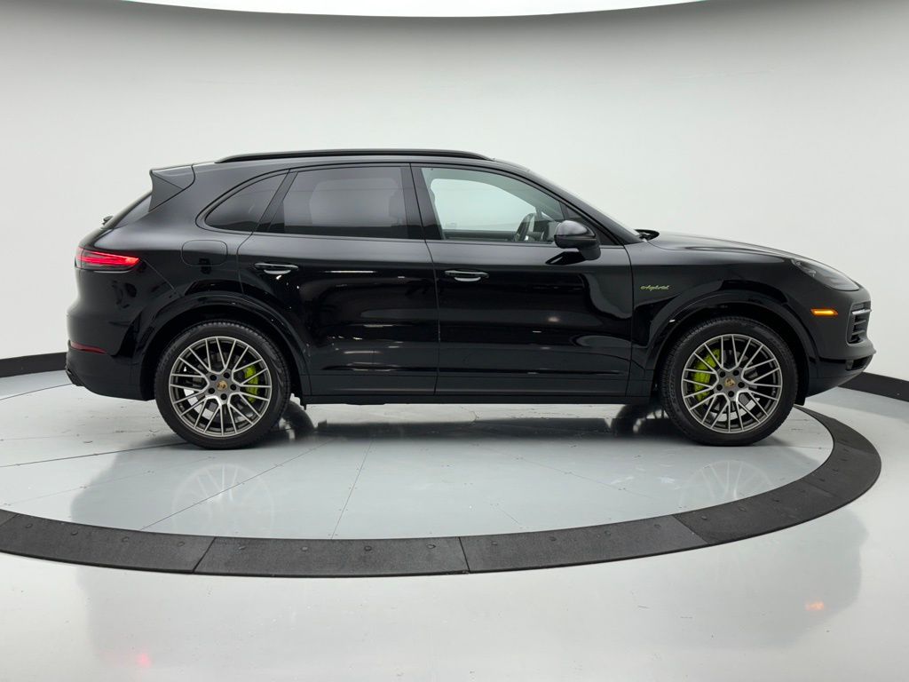 2023 Porsche Cayenne Platinum Edition 4