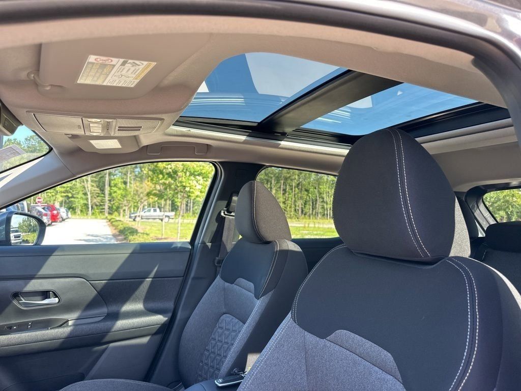 2025 Gun Metallic Nissan Kicks SV FWD SUV