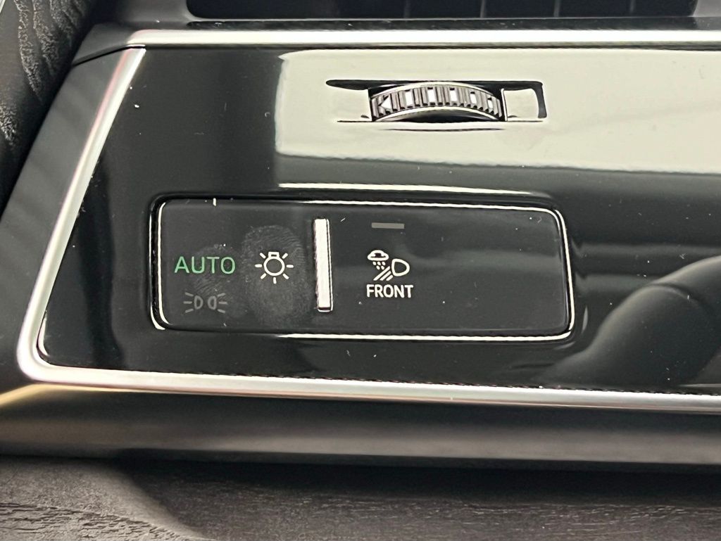 Thumbnail: 2026 Audi Q7 - 21