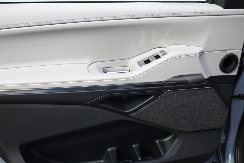 New 2026 Gray Lincoln Reserve image 23