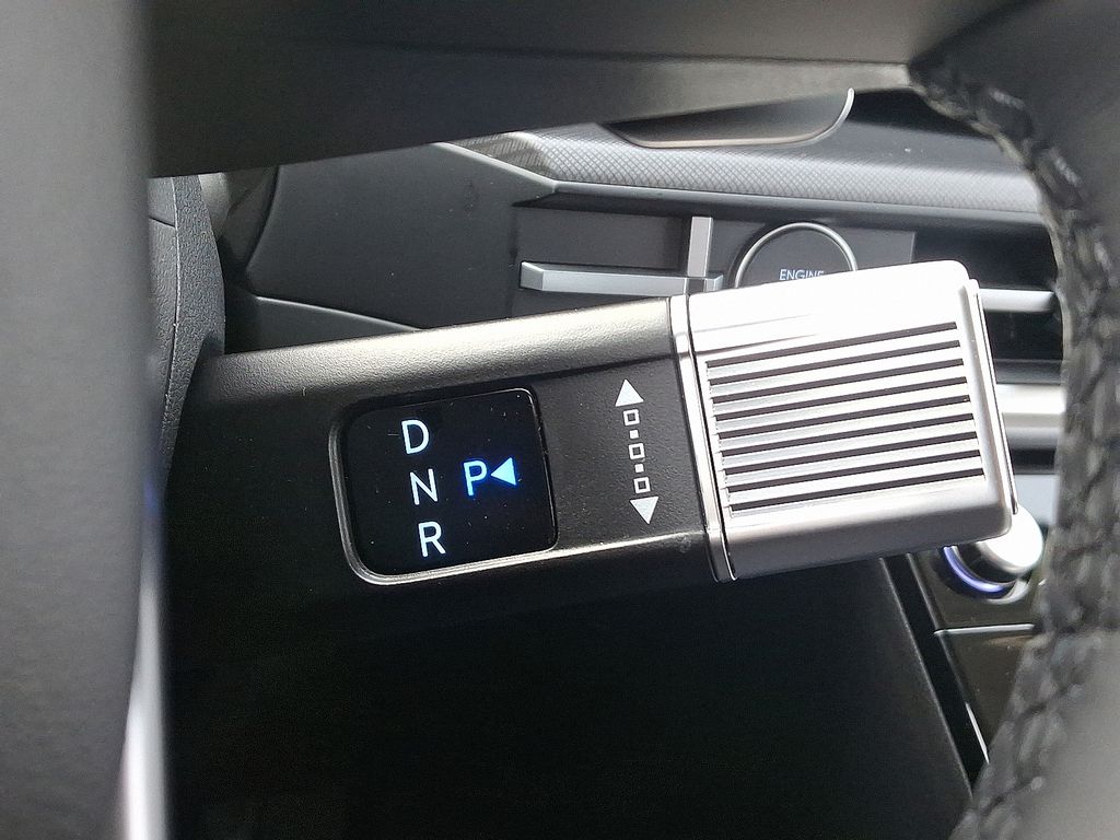 2025 Hyundai Santa Fe SE 9