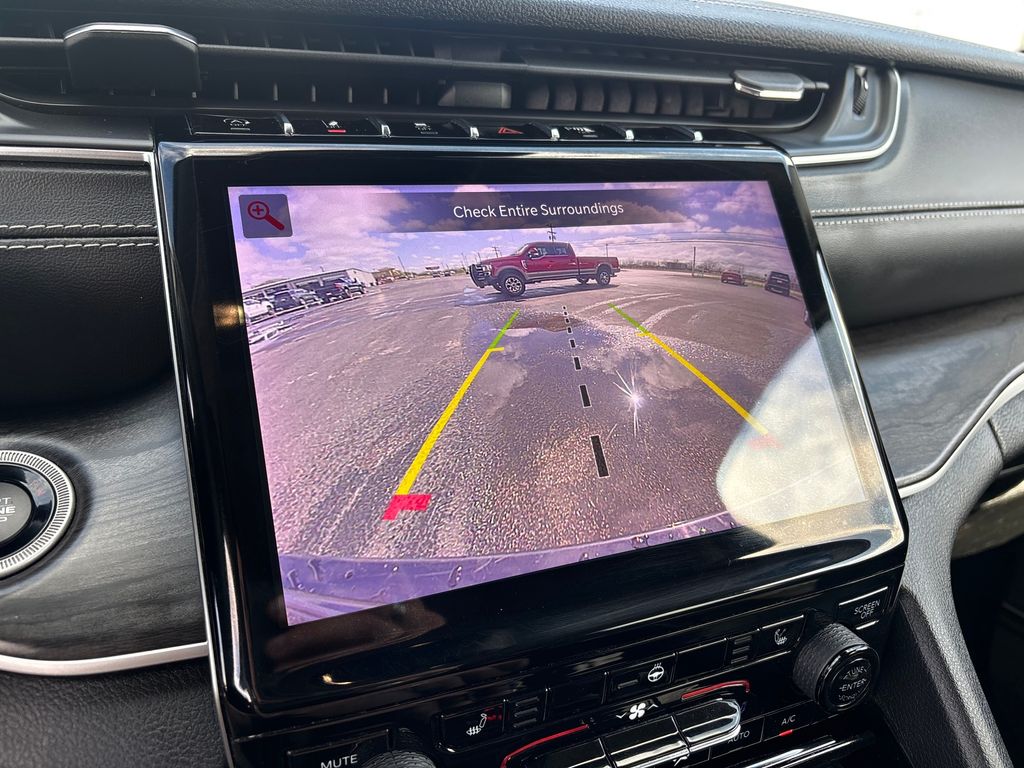 Used Car 2022 Jeep Grand Cherokee  Limited For Sale Under $30,000 In Austin, Texas