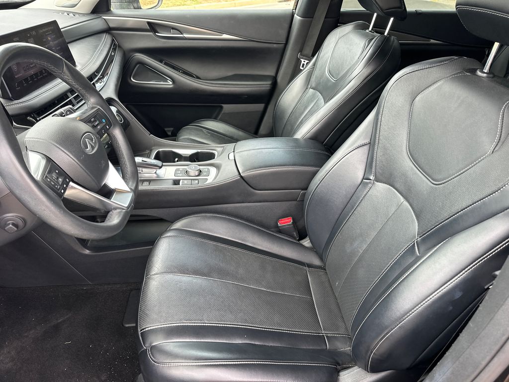 Used 2023 Black INFINITI LUXE image 9
