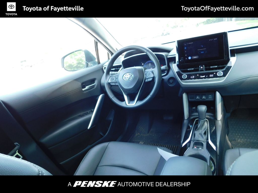 2024 Toyota Corolla Cross XLE 7