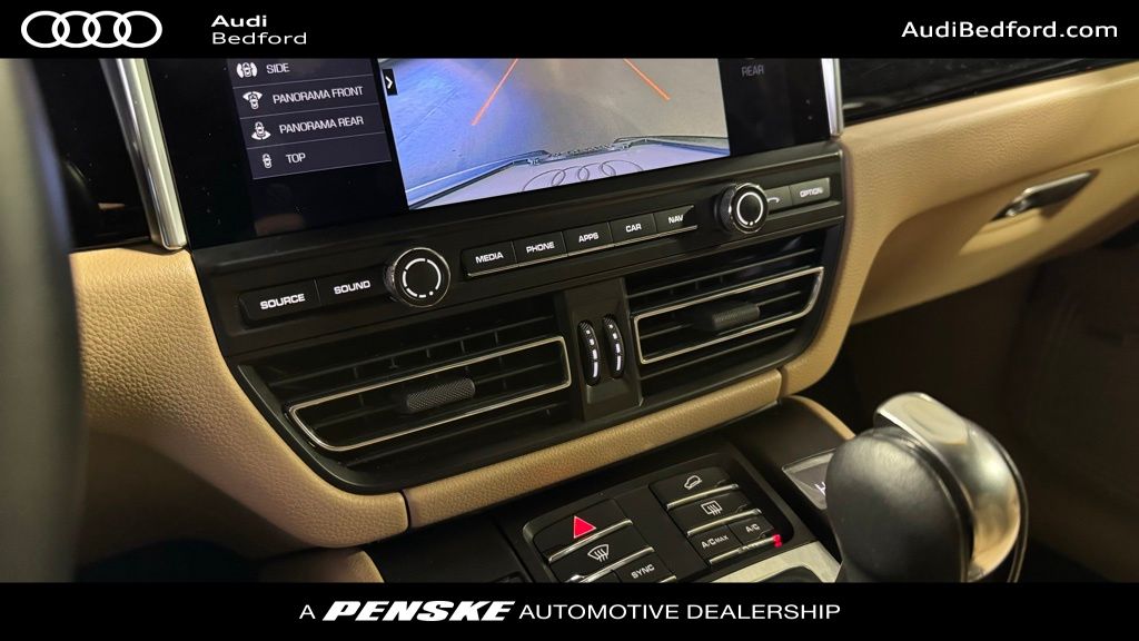 Thumbnail: 2020 Porsche Macan - 17