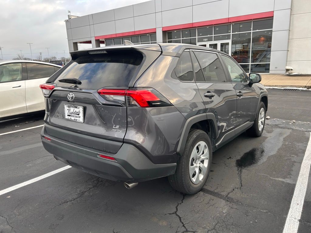 2022 Toyota RAV4 LE 3