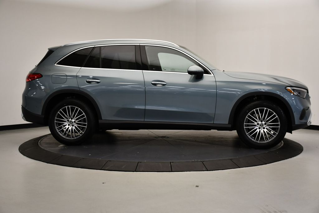 Thumbnail: 2025 Mercedes-Benz GLC - 6