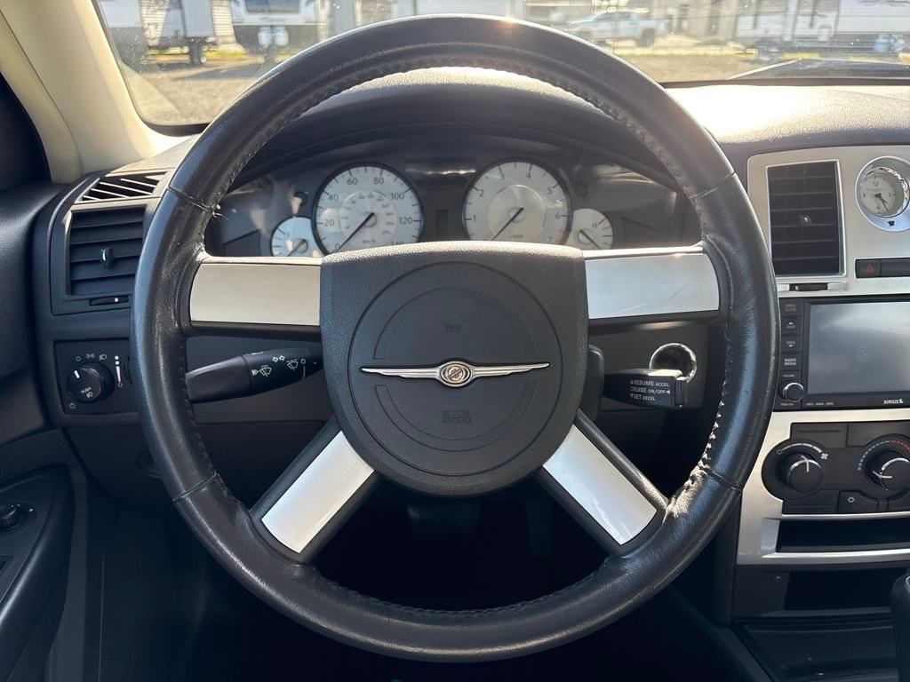 2008 Cool Vanilla Clearcoat Chrysler 300 Dub Edition RWD Sedan