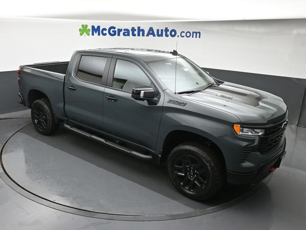 View vehicle photo 3