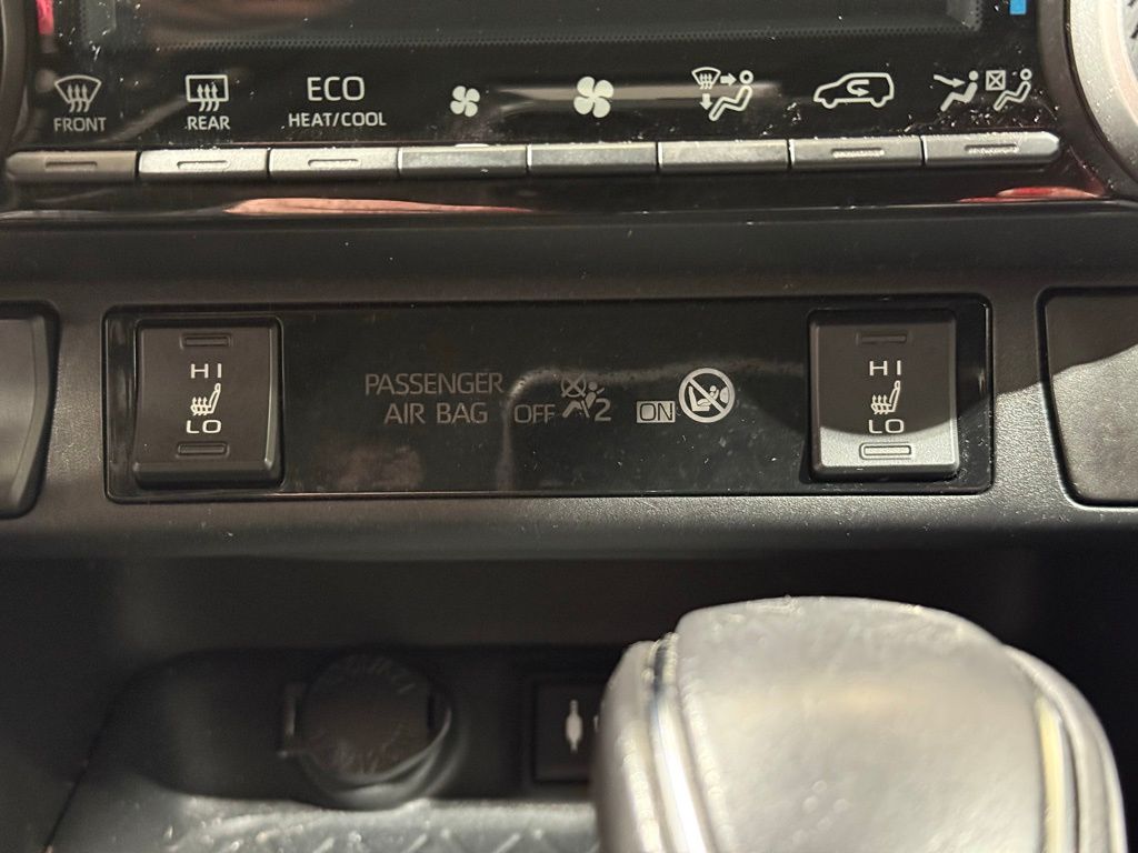 Thumbnail: 2019 Toyota RAV4 - 30