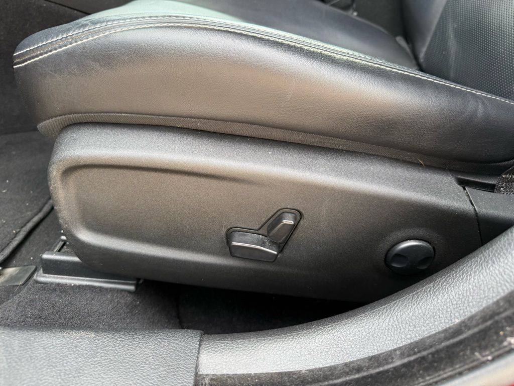 Thumbnail: 2023 Chrysler 300 - 14