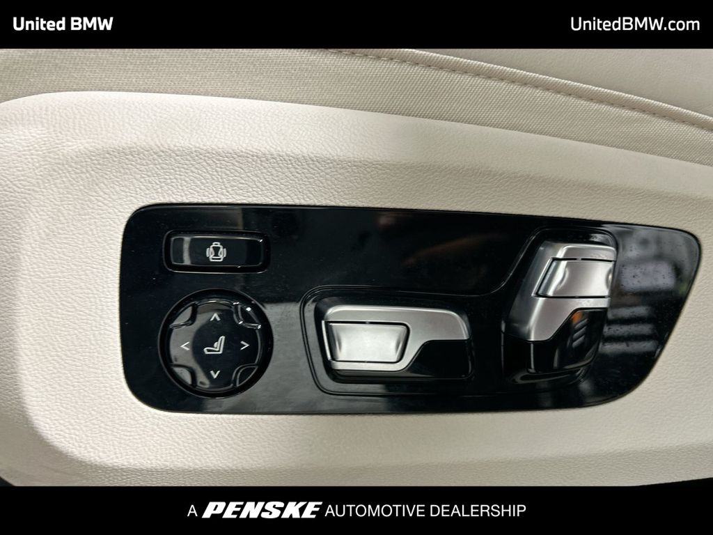 Thumbnail: 2026 BMW X7 - 12