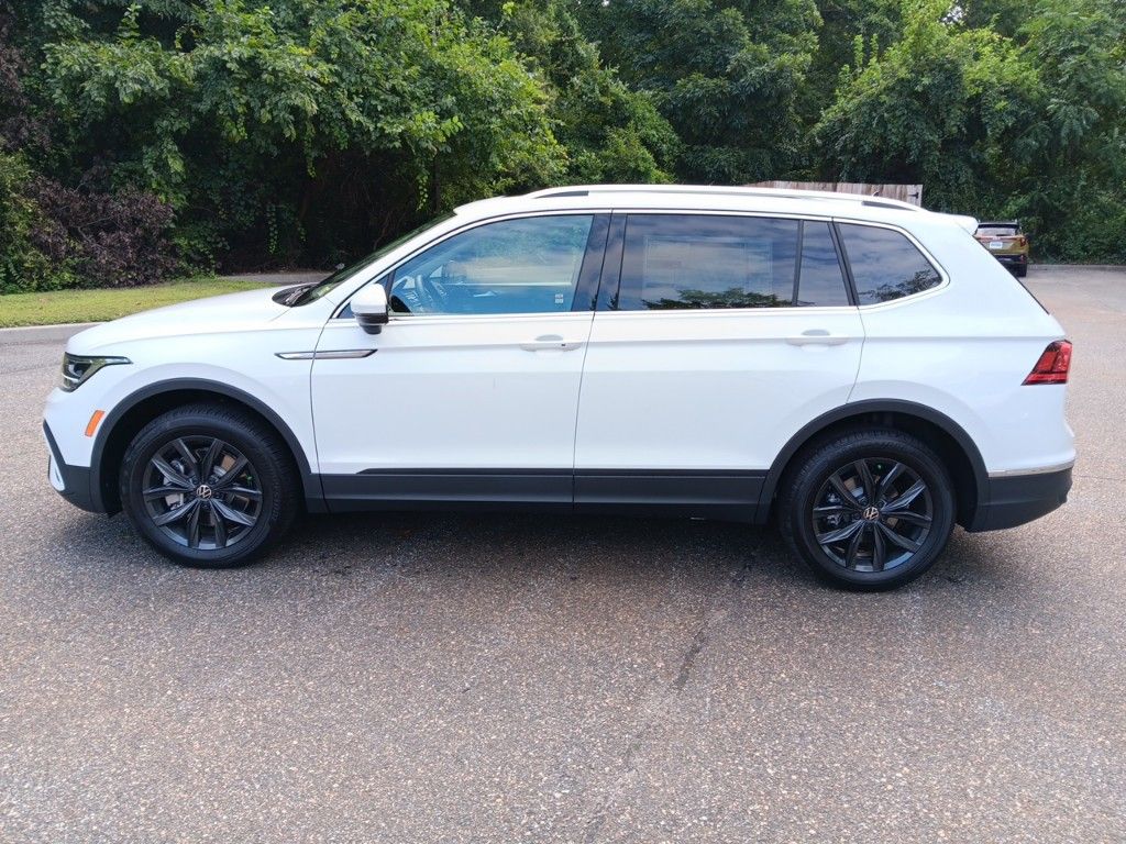 2024 Volkswagen Tiguan 2.0T SE 2