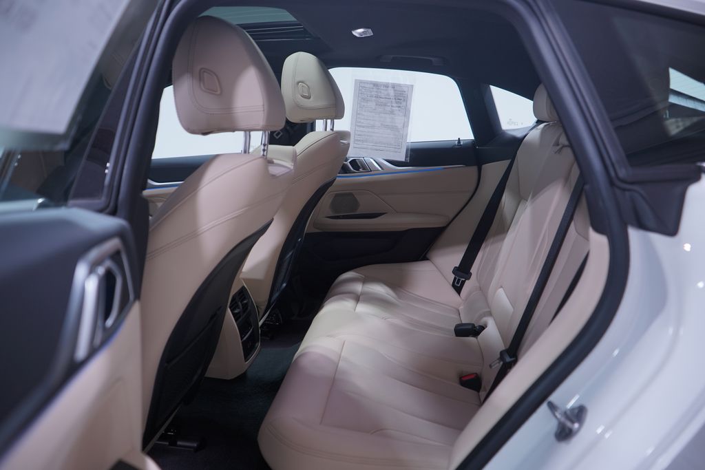 Thumbnail: 2023 BMW i4 - 9