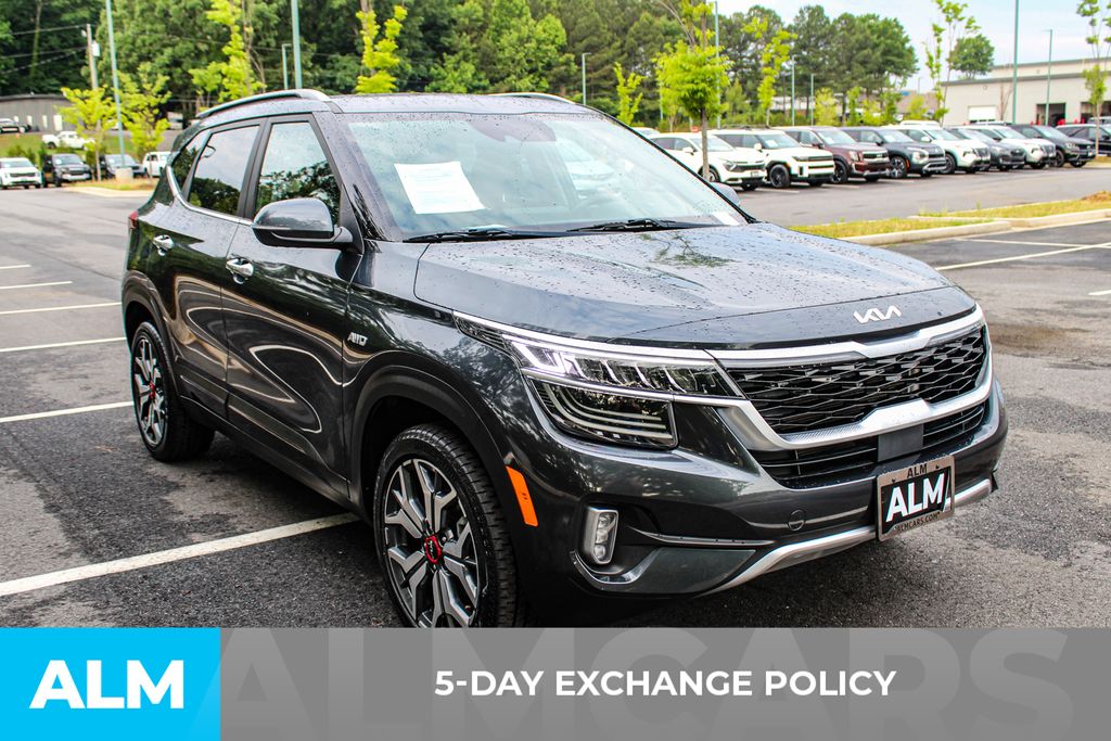 Used 2022 Gray Kia SX image 4
