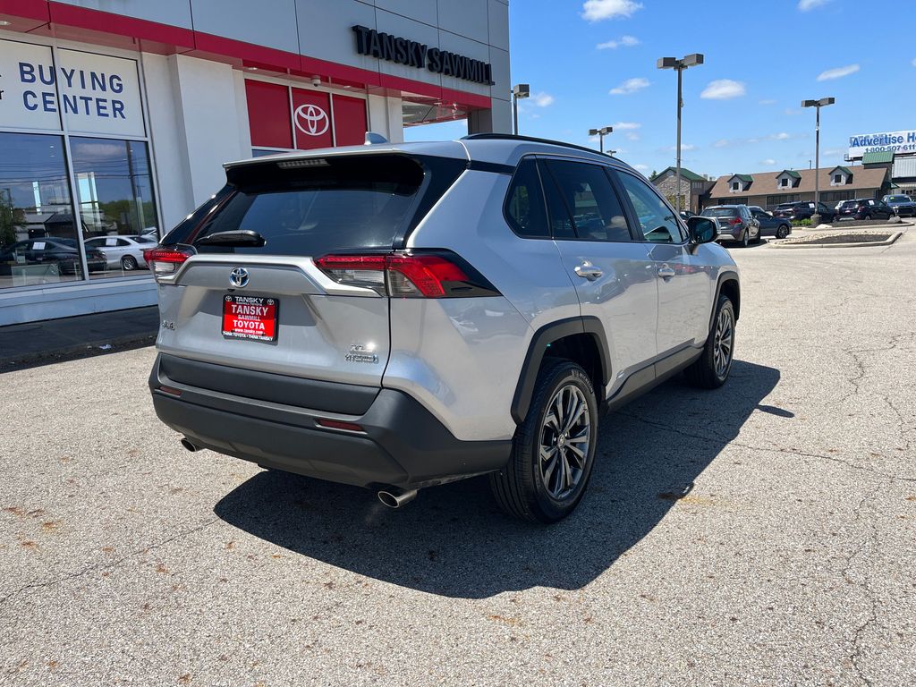 2022 Toyota RAV4 Hybrid XLE Premium photo