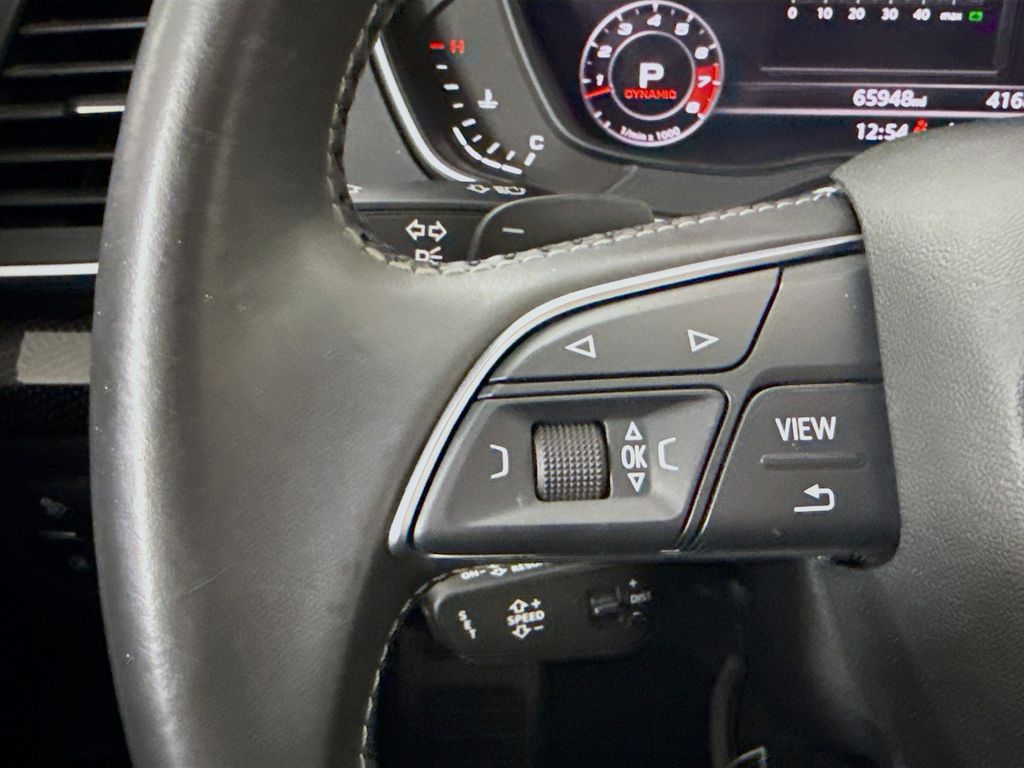 Thumbnail: 2020 Audi SQ5 - 11