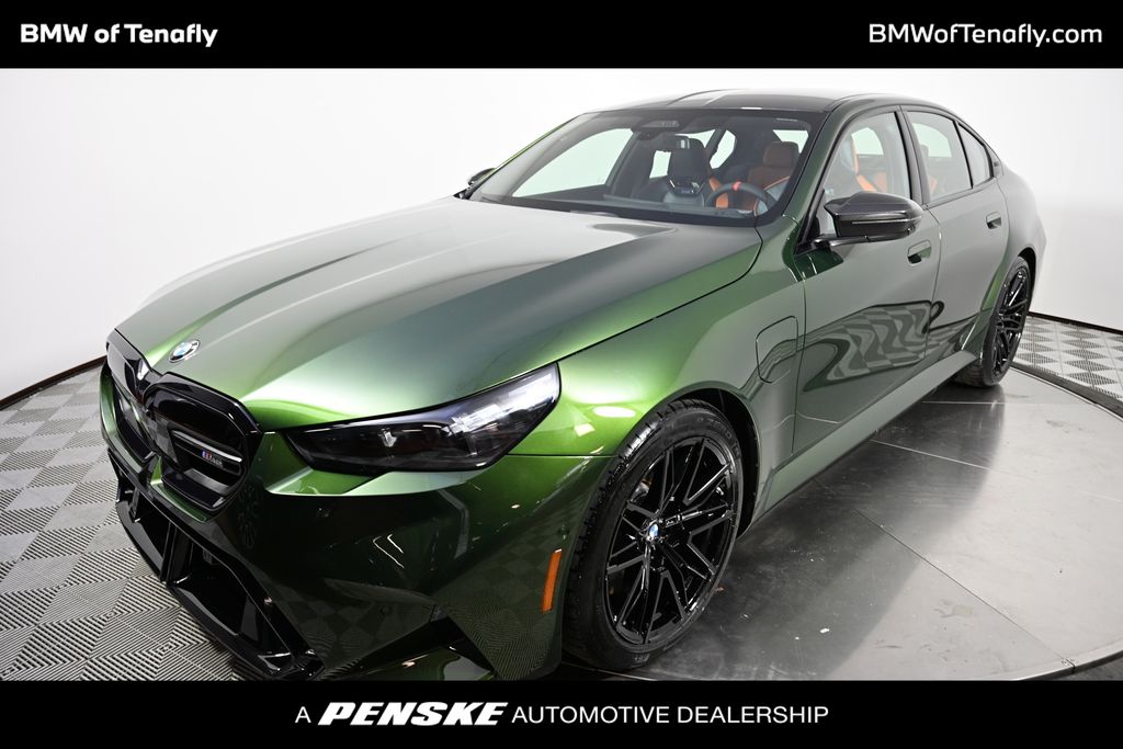 Thumbnail: 2026 BMW M5 - 1