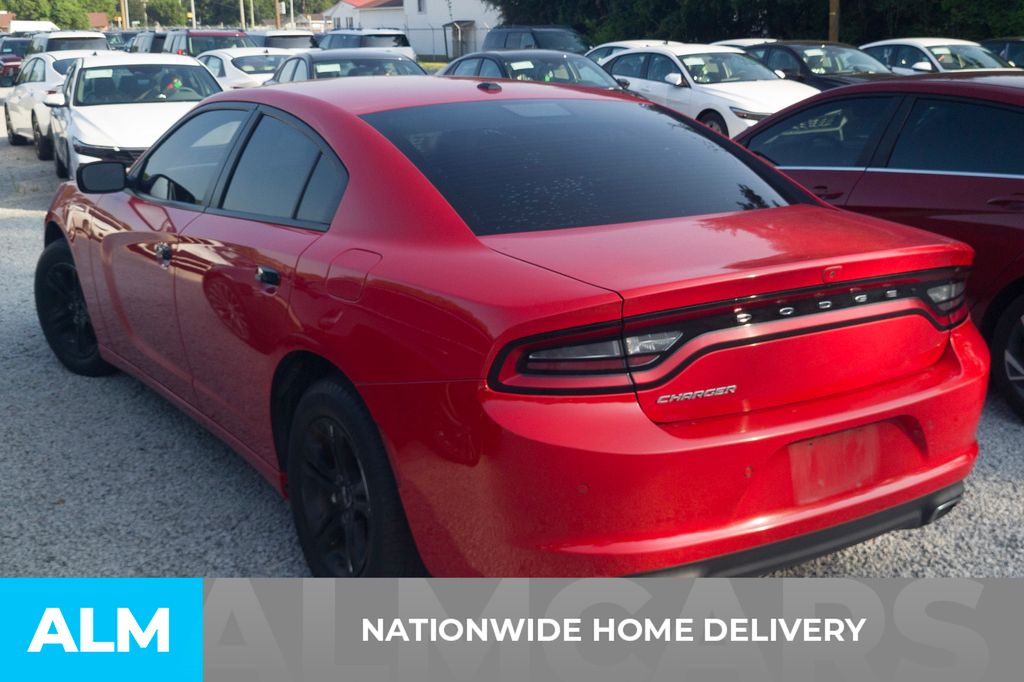 Used 2022 Red Dodge SXT image 4