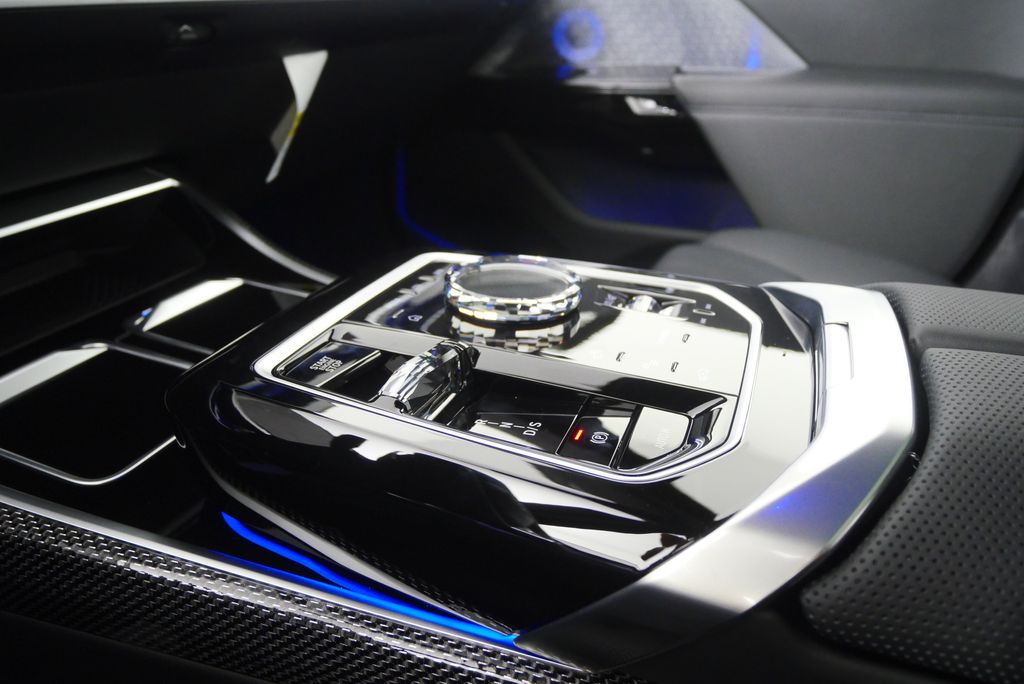 Thumbnail: 2026 BMW 7 Series - 25