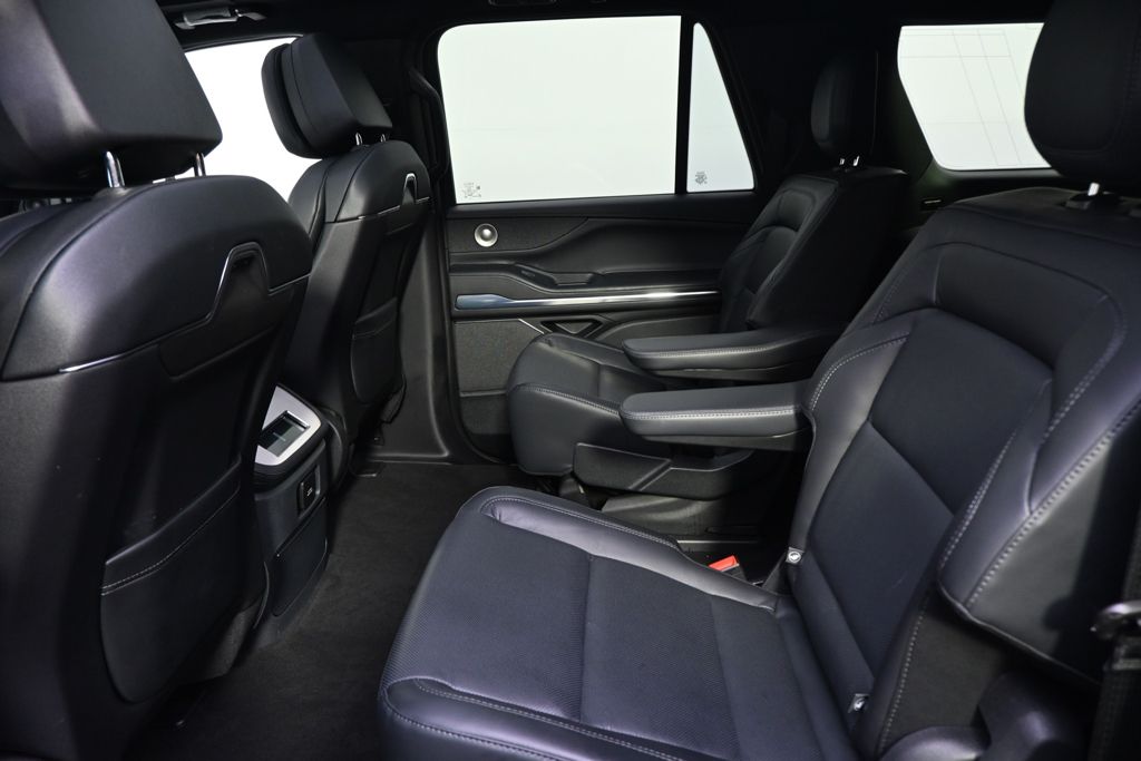 New 2025 White Lincoln Reserve image 21