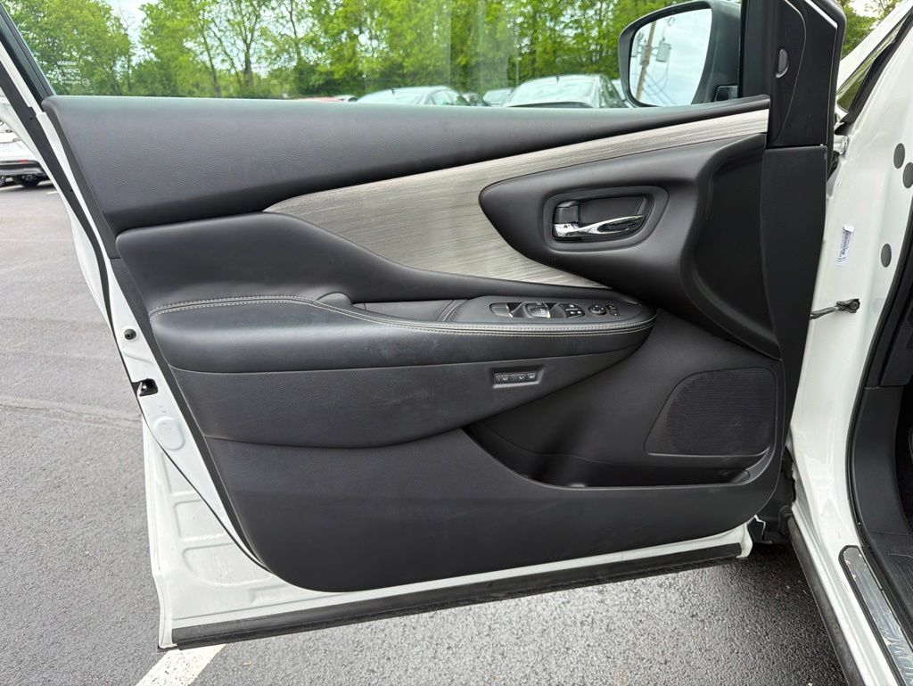 Thumbnail: 2017 Nissan Murano - 18