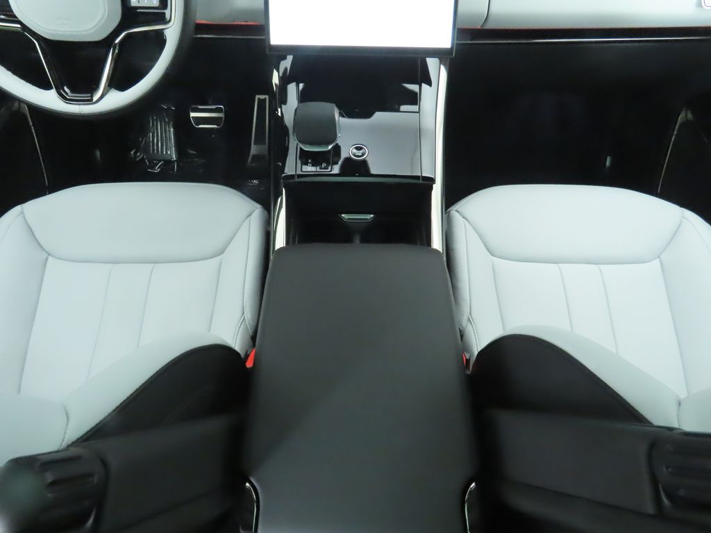 Thumbnail: 2025 Land Rover Range Rover Sport - 18